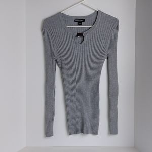 Motive Long Sleeve Gray Sweater Size L